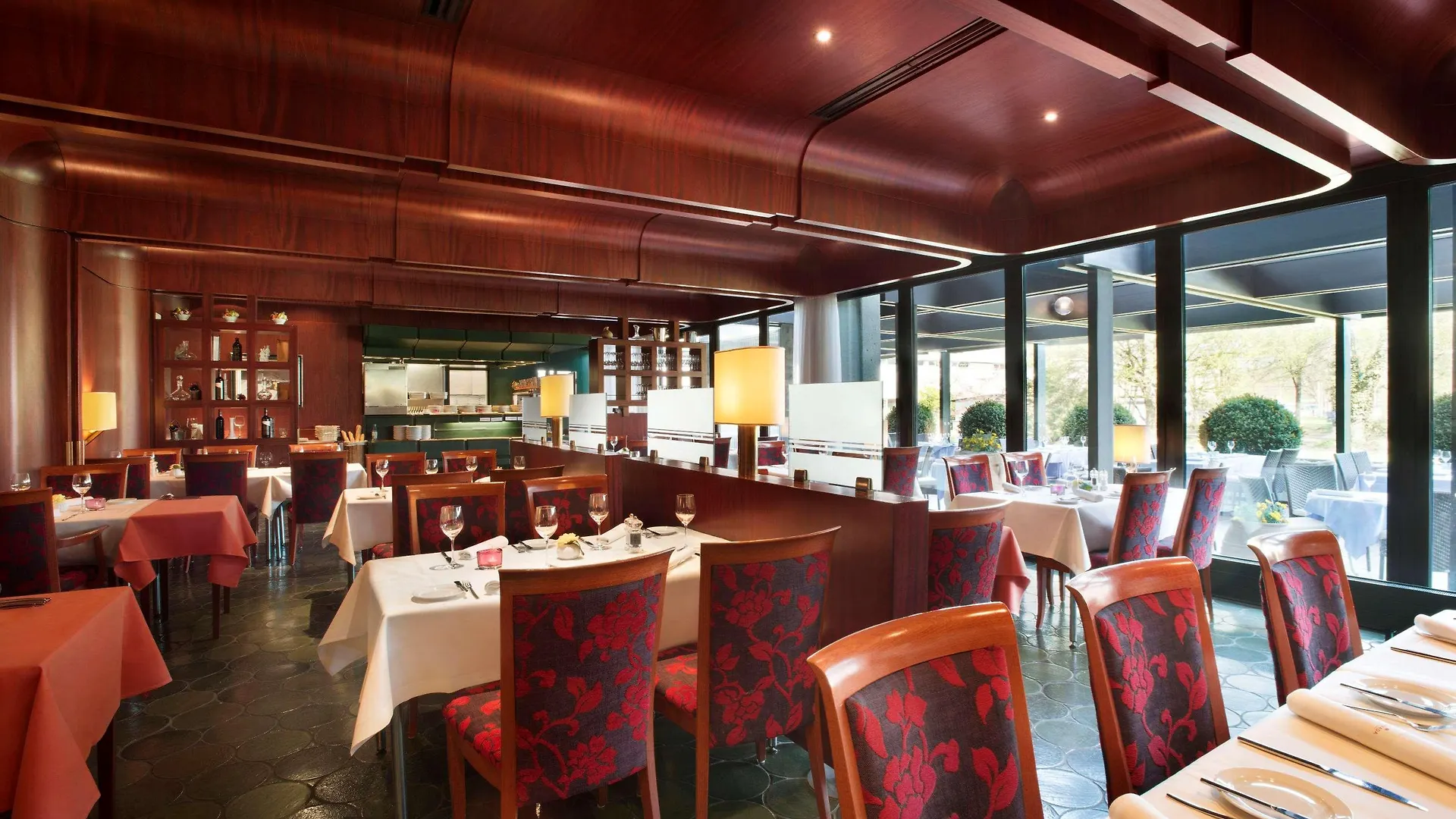 Ramada Nuernberg Parkhotel מלון