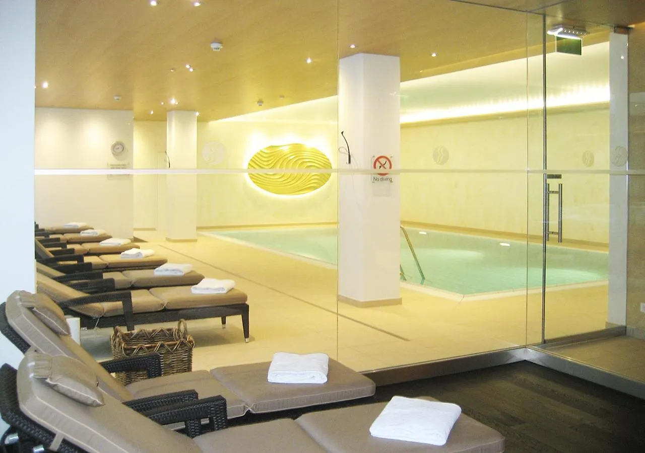 Ramada Nuernberg Parkhotel 4*, נירנברג